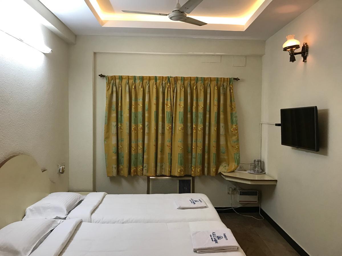 Akg Lodge Kanchipuram Exterior photo